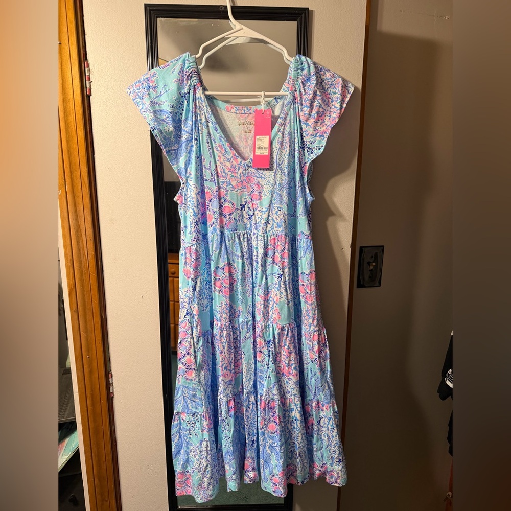 Lilly Pulitzer kawai flutter sleeve